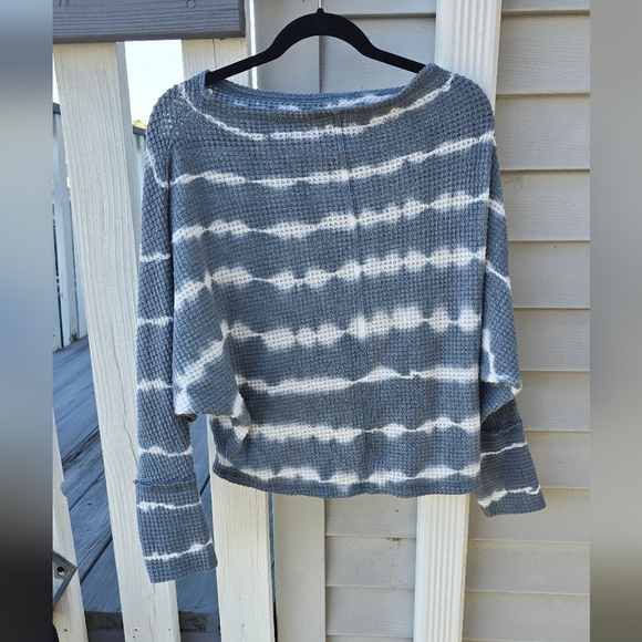 She + Sky Tie Dye Top - Picture 6 of 8